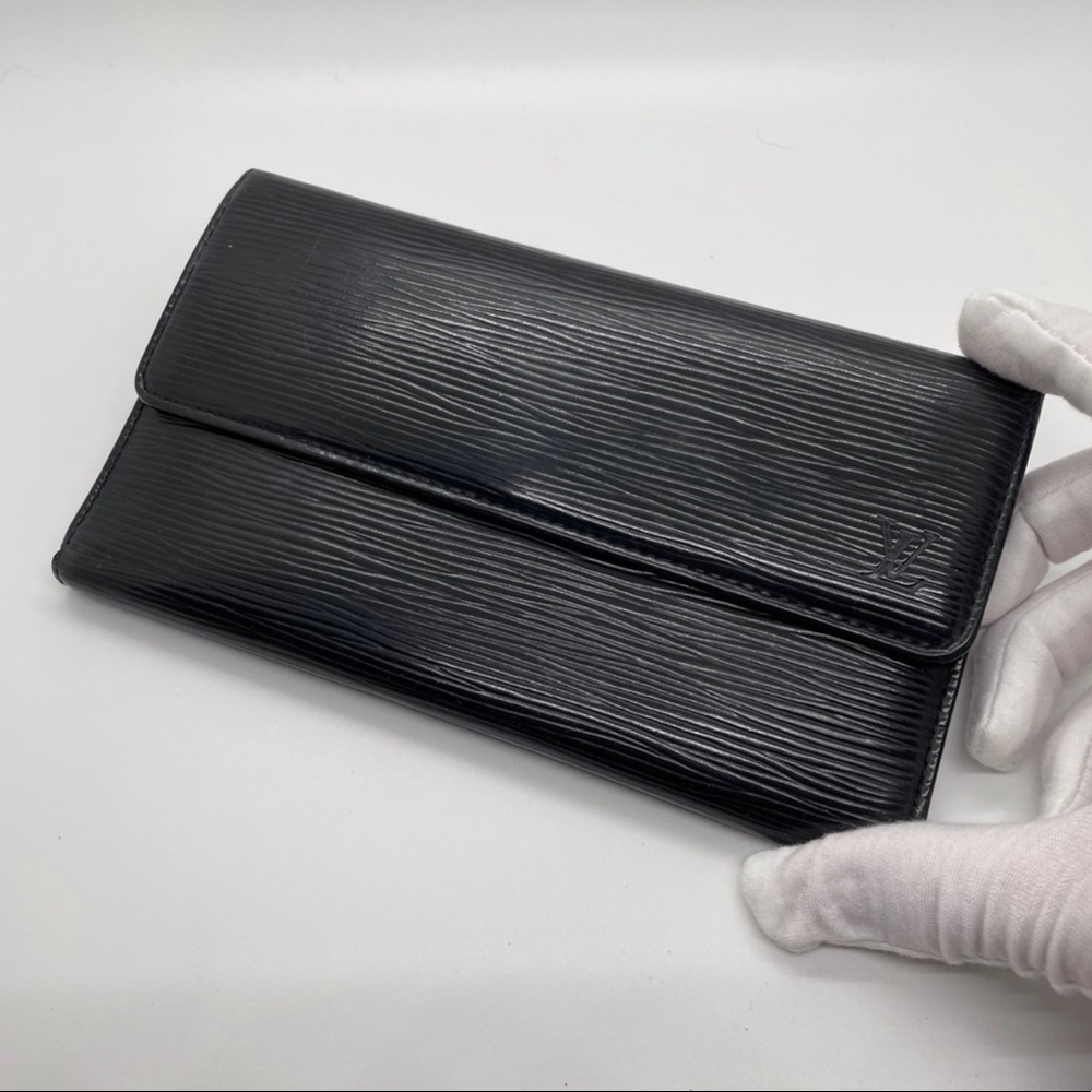 Authentic Black Louis Vuitton Epi Wallet